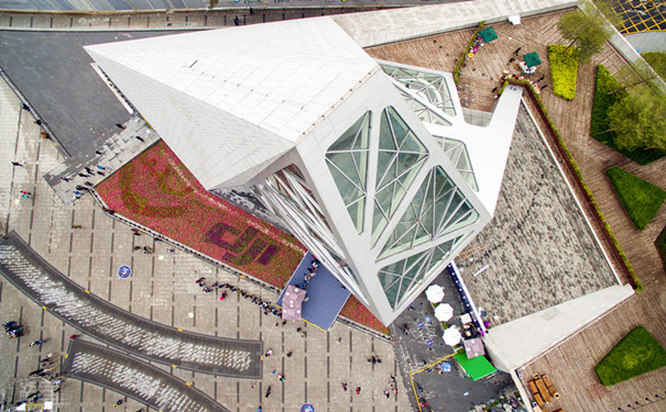 旗舰店鸟瞰_宇辰网_让世界读懂无人机_全球专业无人机服务资讯平台