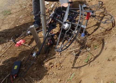 解析：无人机在太阳能电池板拍摄中因何坠落？