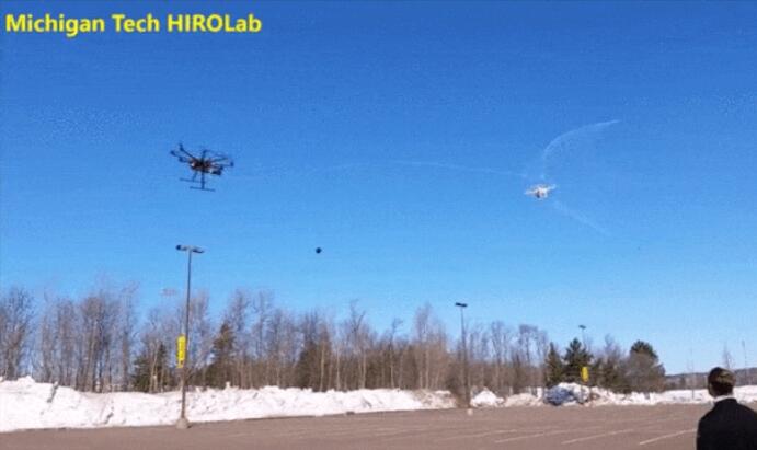 美开发出最新无人机空中捕获器