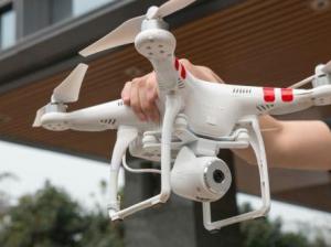 小米无人机无缘新品发布会，大疆精灵4来啦