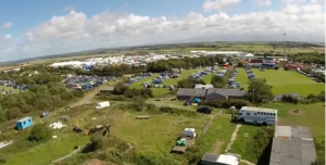 英国牧场主利用无人机“放羊”