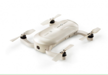 消费级无人机领域重磅玩家入局，零度智控携手腾讯发布DOBBY自拍无人机