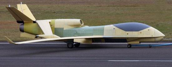 美媒：中国翔龙无人机批量投产 可媲美全球鹰