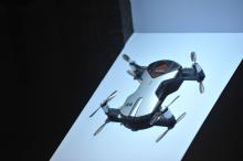 开创可扩展硬件无人机先河，曼塔4K掌上无人机S6全球首发