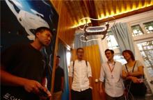 房间变太空：DOBBY无人机飞进《星际迷航》主题房