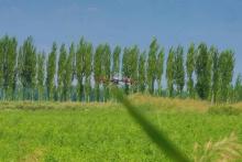 兰玉彬教授参观极飞农业新疆运营中心