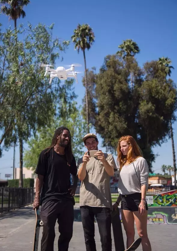 昊翔Breeze口袋无人机发布 社交随拍即时分享