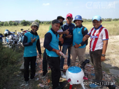 农业植保无人机在国外大受欢迎 亿天航亲赴培训