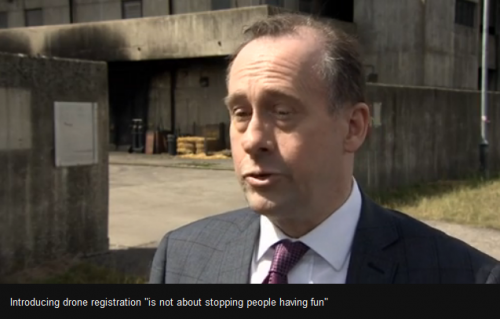 英国决定部署无人机登记制度