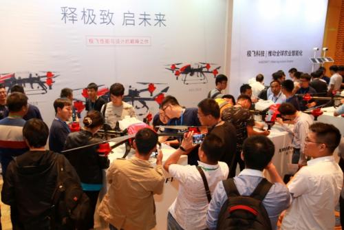 极飞开了场5个小时的发布会，既煎熬又让人鼓掌