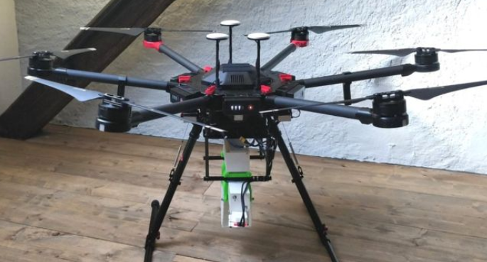 对付疟疾：WeRobotics用无人机播撒不育蚊子“以毒攻毒”