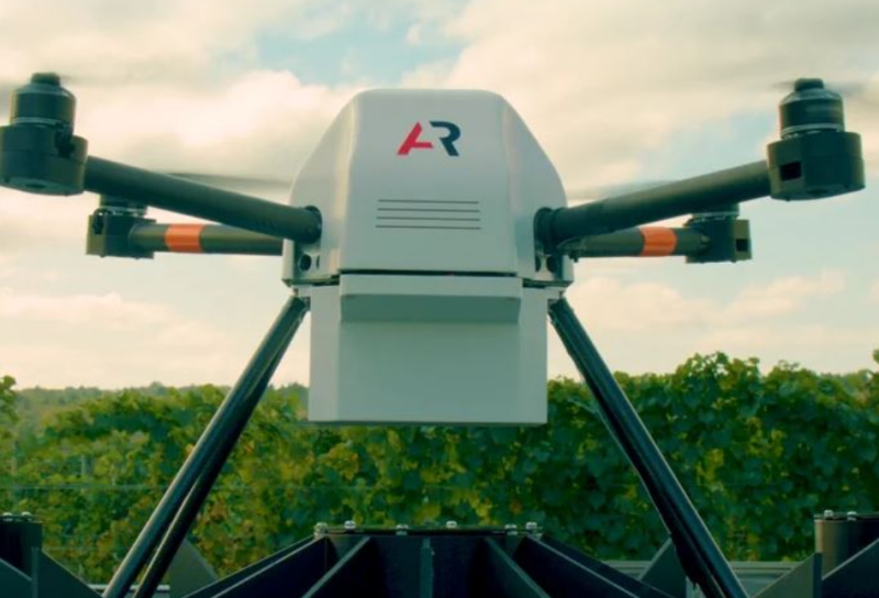 科技前沿：定义农业的新标准，美国推出世界上第一台自主无人机全天候服务农业