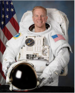 服务第一 STEM教育与无人机家庭服务