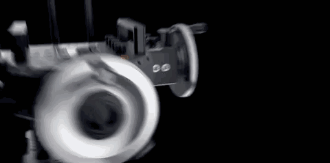 大疆创新发布DJI大师摇轮及DJI体感控制器专业版