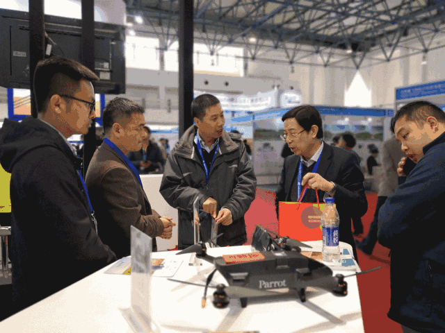 展后快报 Parrot无人机惊艳亮相农航展