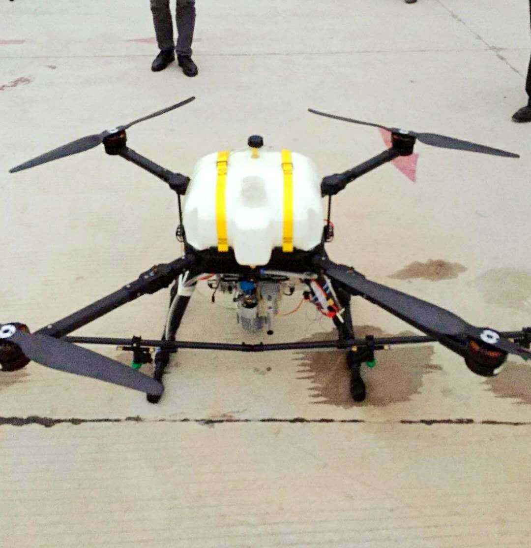 “用户体验”3.9万油电混合植保机演示视频