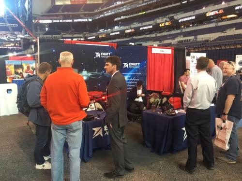 易瓦特“红”登上全球最大消防舞台