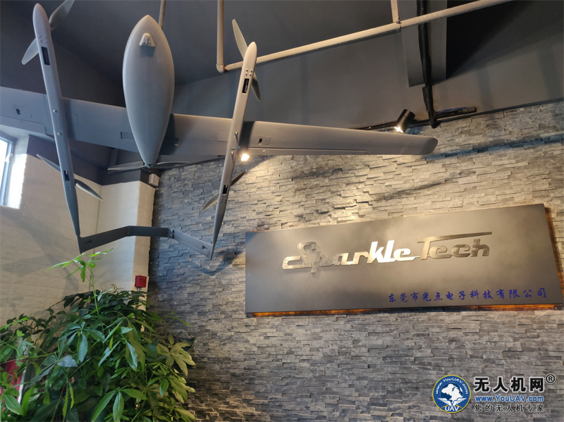 打造专业飞行平台——光点科技