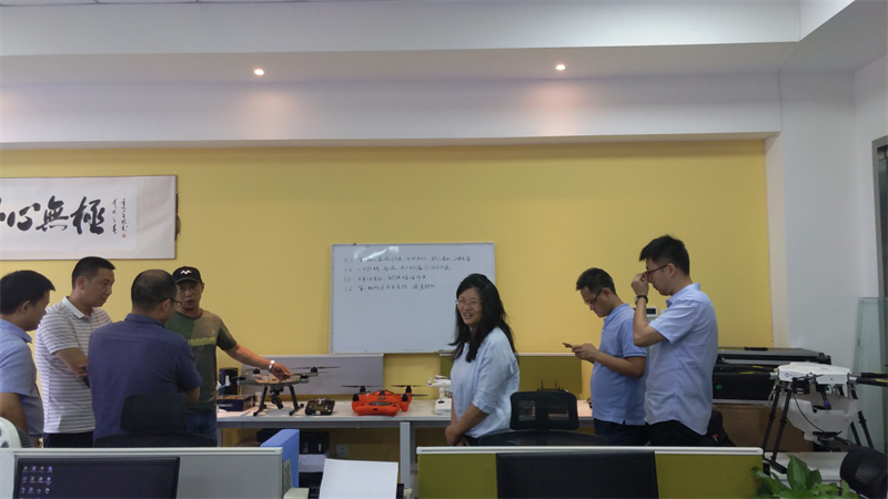 重庆启迪科技园唐秀娟总经理一行赴开云足球西南运营中心调研