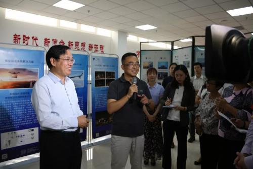 香港传媒高层采访团一行莅临一飞总部参观考察