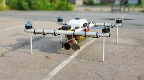 ​乌克兰一公司打造出能携带武器的“恶魔”军用无人机