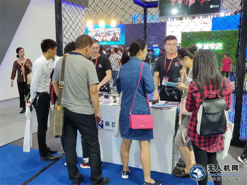 高巨Mark和Hespe第四届中国(广东)国际“互联网+”博览会吸睛度很高   