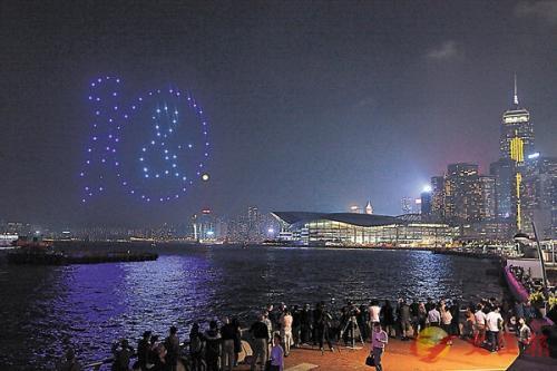 香港美酒佳肴巡礼无人机表演遭干扰 超40架坠海