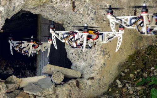 可折叠无人机亮相 可穿过狭窄山区地形