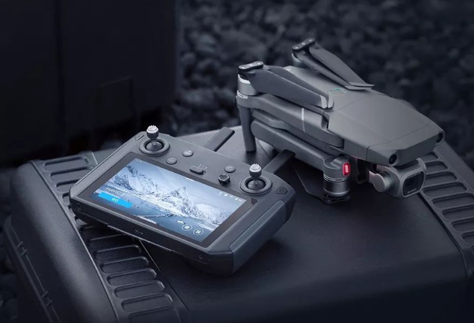 大疆创新发布DJI带屏遥控器，适配“御”Mavic 2 系列无人机 