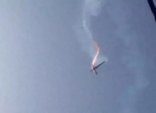 霍尔木兹海峡：伊朗导弹开火，美军全球鹰无人机变成碎片 