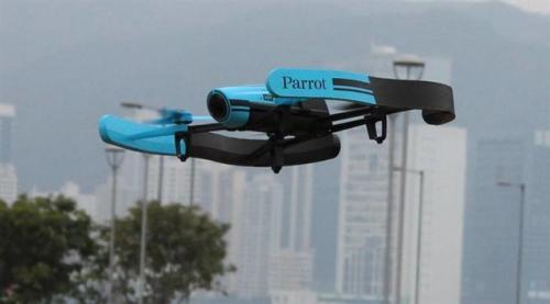 终于被大疆搞垮！Parrot放弃无人机市场！