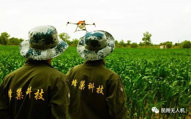 极飞、大疆两重大山下，这架植保无人机攻下了全国 100 万亩耕地 