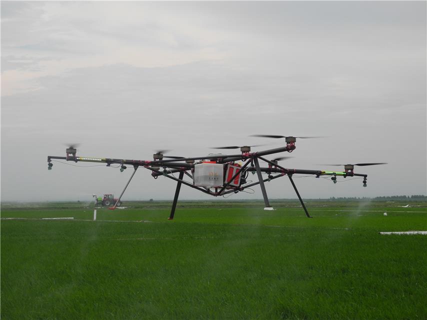 农田“新宠”！一架植保无人机的工作效率相当于60个劳动力