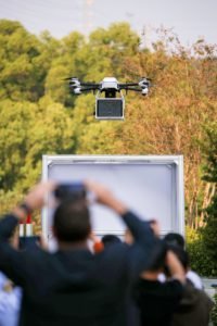 空客、XAG(极飞)的无人机在广州提供面食快递服务