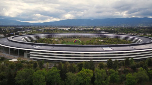 Apple Park最新无人机航拍画面显示COVID-19笼罩下的“鬼城” 