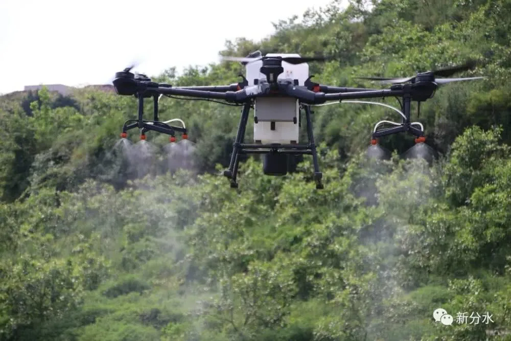 山地果园迎来植保新“卫士”