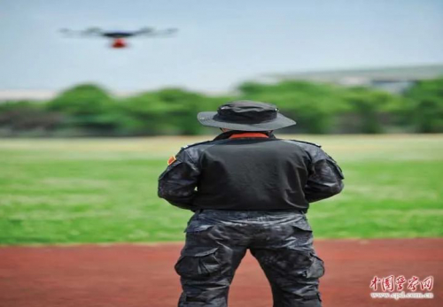 无人机大队副大队长郑潇华：从航拍爱好者到无人机高手