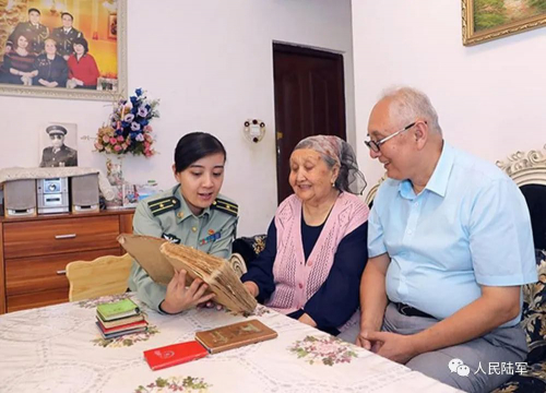 操控无人机，她是全军首位少数民族女“飞手”！