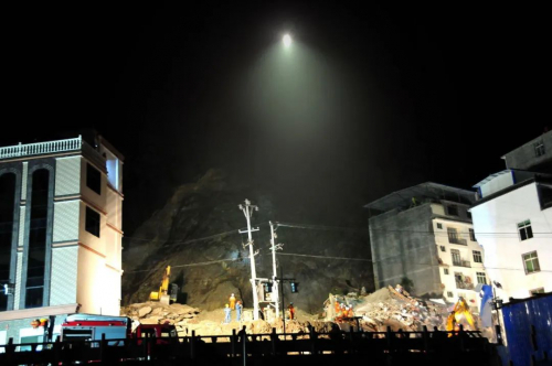 自由飞照明无人机——氢航科技新品发布：应急照明新定义