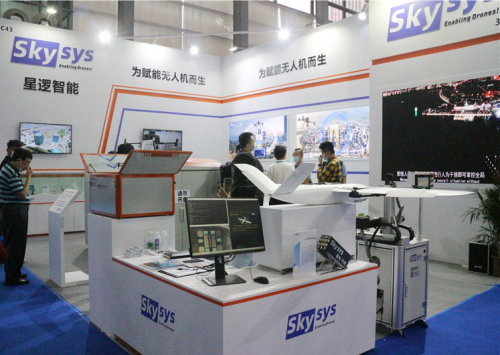 星逻智能携新品自主闪充系统亮相深圳国际无人机展