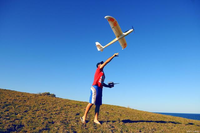 购买无人机航拍有什么法规吗？