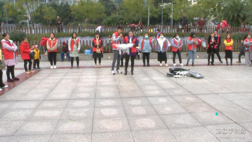 忠县：无人机培训进行时 众人学习热情高