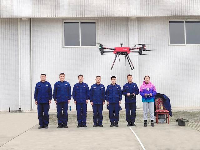 起飞！无人机培训 练就消防队伍“千里眼”