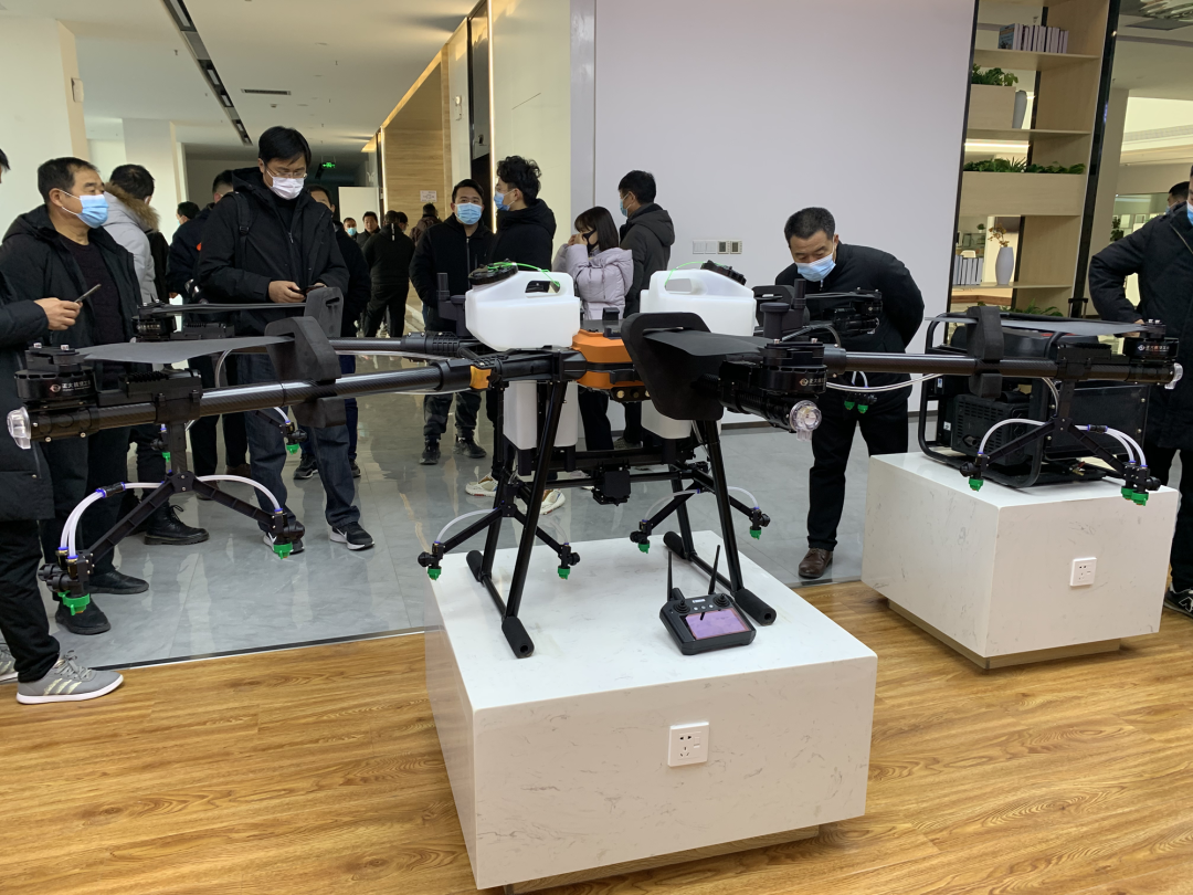 跃迁·致善——正大航空双药箱双播撒F60新品发布