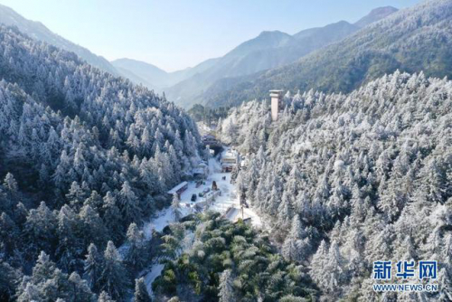 疑为天上宫阙！无人机航拍雪后武夷山