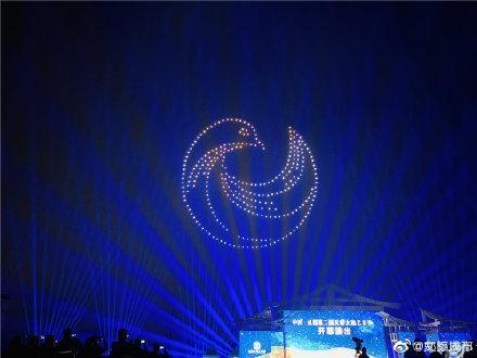 300架无人机点亮夜空 成都天府大地艺术季 浪漫启幕