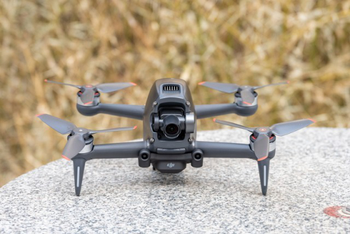 7999元2s百公里加速 大疆DJI FPV无人机评测