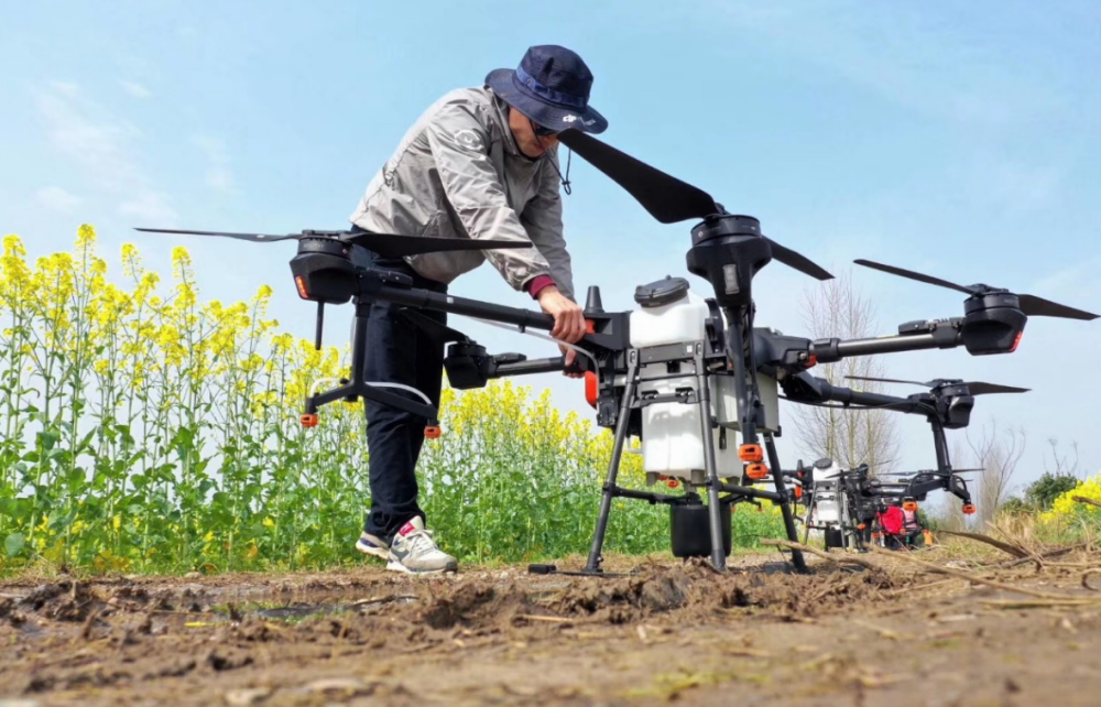让美国心生忌惮！从零开始到制霸全球，大疆无人机如何逆境重生？