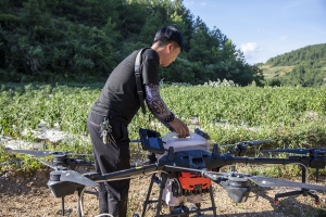 贵州施秉：无人机植保服务队助夏管