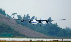 要闻丨全球首款！国产大型四发无人机成功首飞